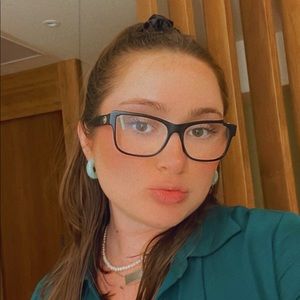 Meet your Posher, Avery